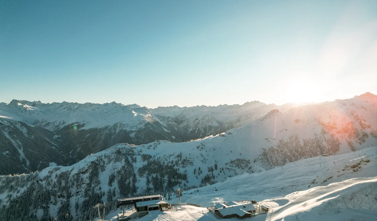 Die Valisera Bahn Bergstation im Skigebiet Silvretta Montafon. | © Silvretta Montafon - Vanessa Strauch