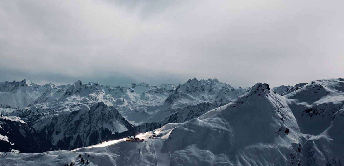 Bergpanorama im Winter in der Silvretta Montafon mit Blick auf die Nova Stoba | © Silvretta Montafon - Markus Gmeiner